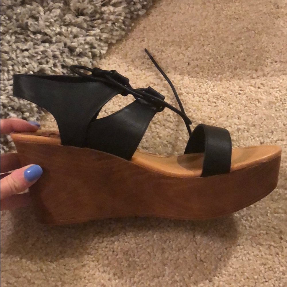 Rocket dog wedges
